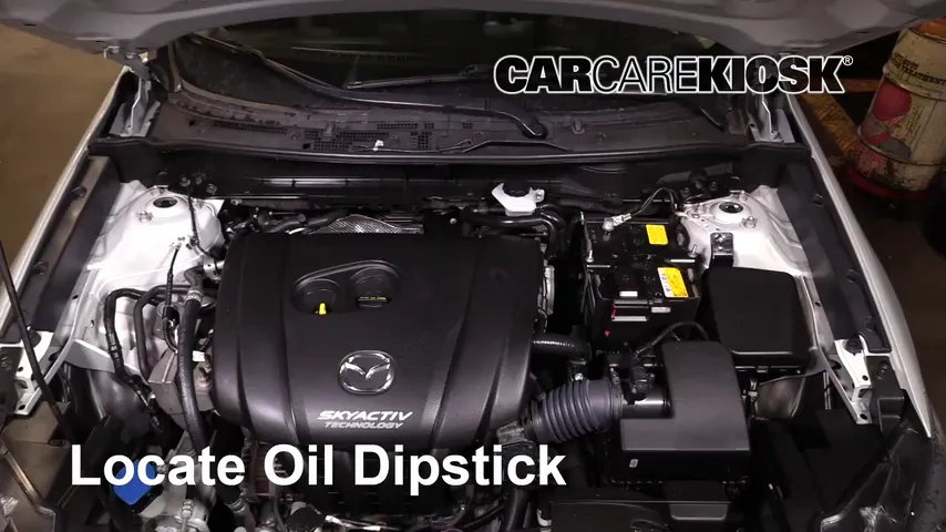 2018 Mazda CX-3 Grand Touring 2.0L 4 Cyl. Aceite Controlar nivel de aceite